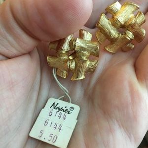 💞Bundle💞 Vintage Clip On Earrings by Napier